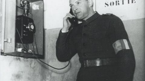 Photo d'archive. Rol-Tanguy dans le PC souterrain de Denfert-Rochereau