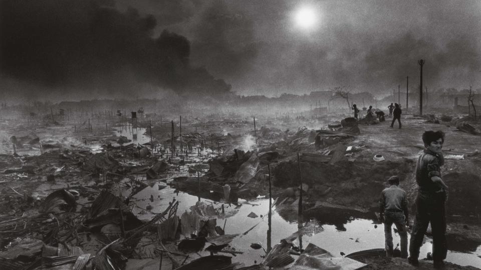 Bombardement de Phnom Penh,  Cambodge, 1975, Photo Christine Spengler