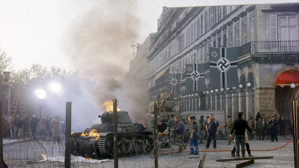 Tournage du film de René Clément "Paris brûle t-il ?". Paris, 1965.