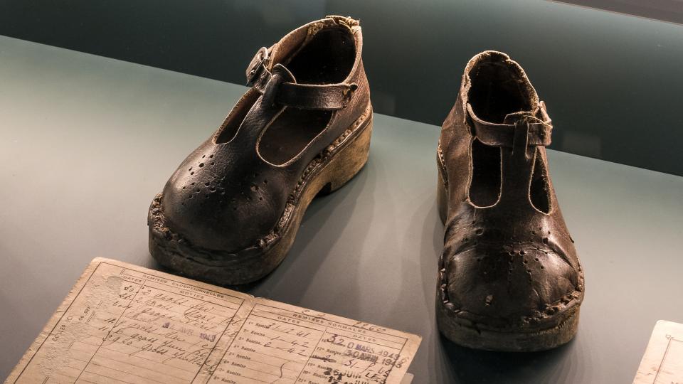 Vitrine du musée dédiée à la vie pendant l'Occupation